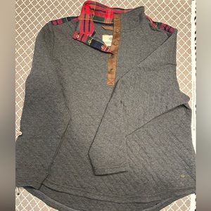 Like new - Legendary Whitetails 3/4 Snap Quilted Top in grey